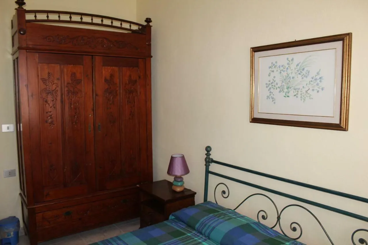 Couette-café B&B Sara Ossi Italie